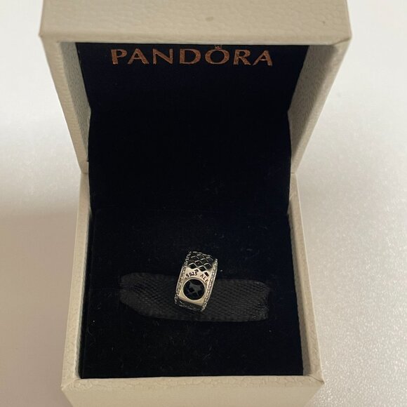 Pandora Merry Christmas Charm Bead - Picture 5 of 5